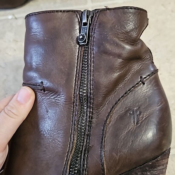 Frye Regina Seam wedge ankle boot size 8 - Picture 7 of 7